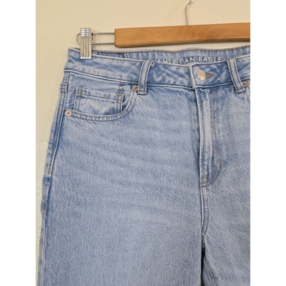 American Eagle Mom Jeans Size 6 Short Light Blue Wash High Rise - Picture 3 of 8